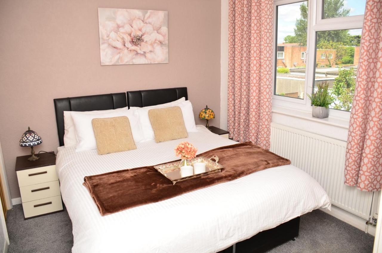 Sm Dreams Unlimited Serviced Accommodation- Stanwell-Staines-Heathrow Экстерьер фото