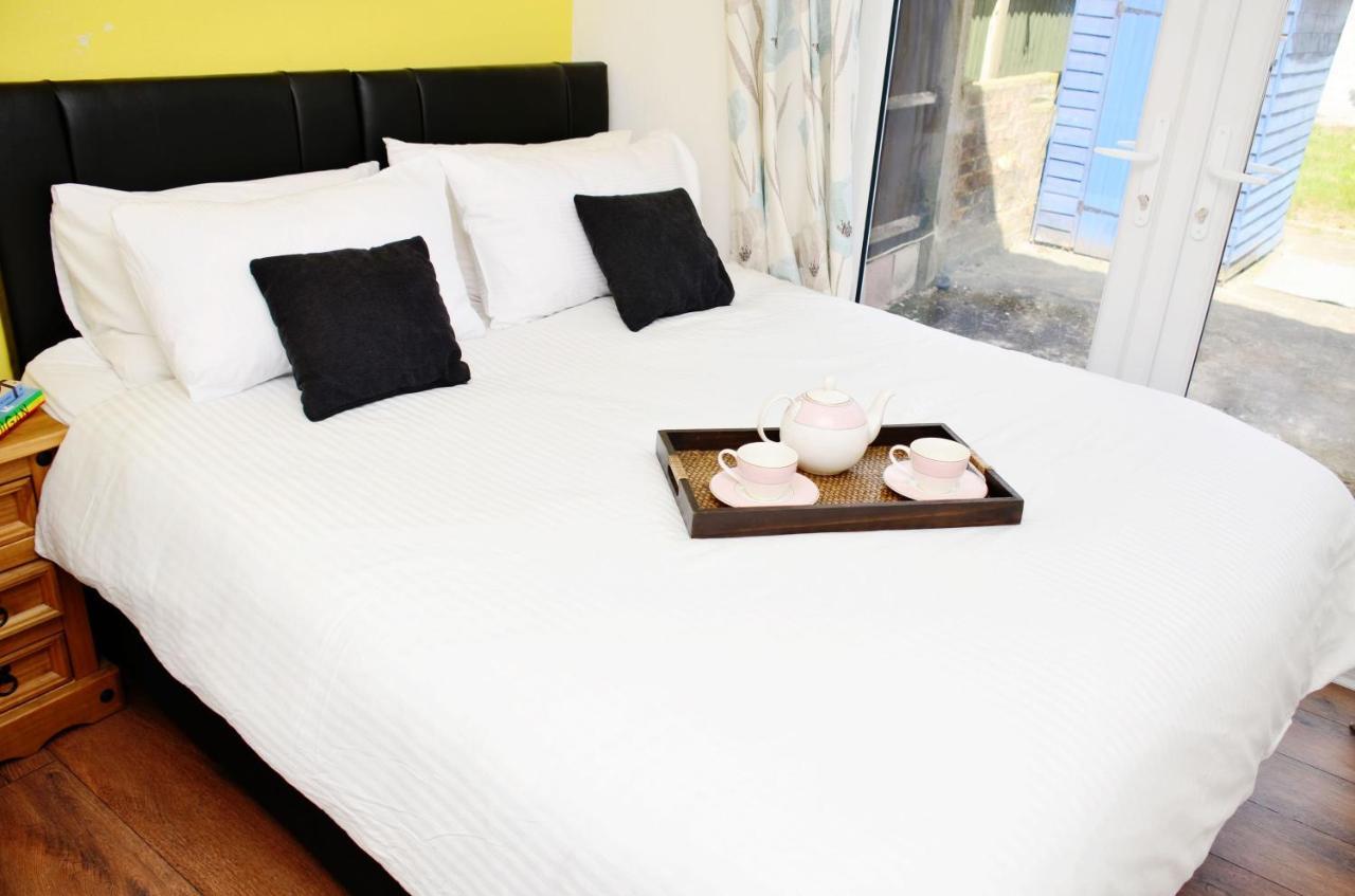 Sm Dreams Unlimited Serviced Accommodation- Stanwell-Staines-Heathrow Экстерьер фото
