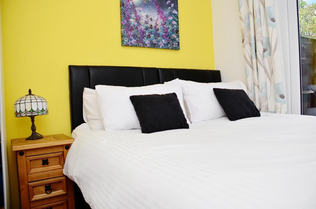 Sm Dreams Unlimited Serviced Accommodation- Stanwell-Staines-Heathrow Экстерьер фото