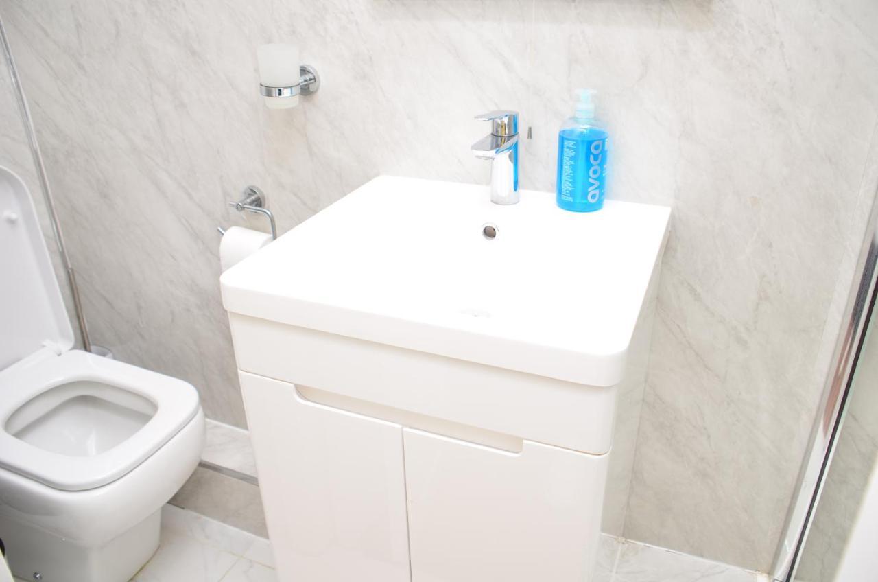 Sm Dreams Unlimited Serviced Accommodation- Stanwell-Staines-Heathrow Экстерьер фото