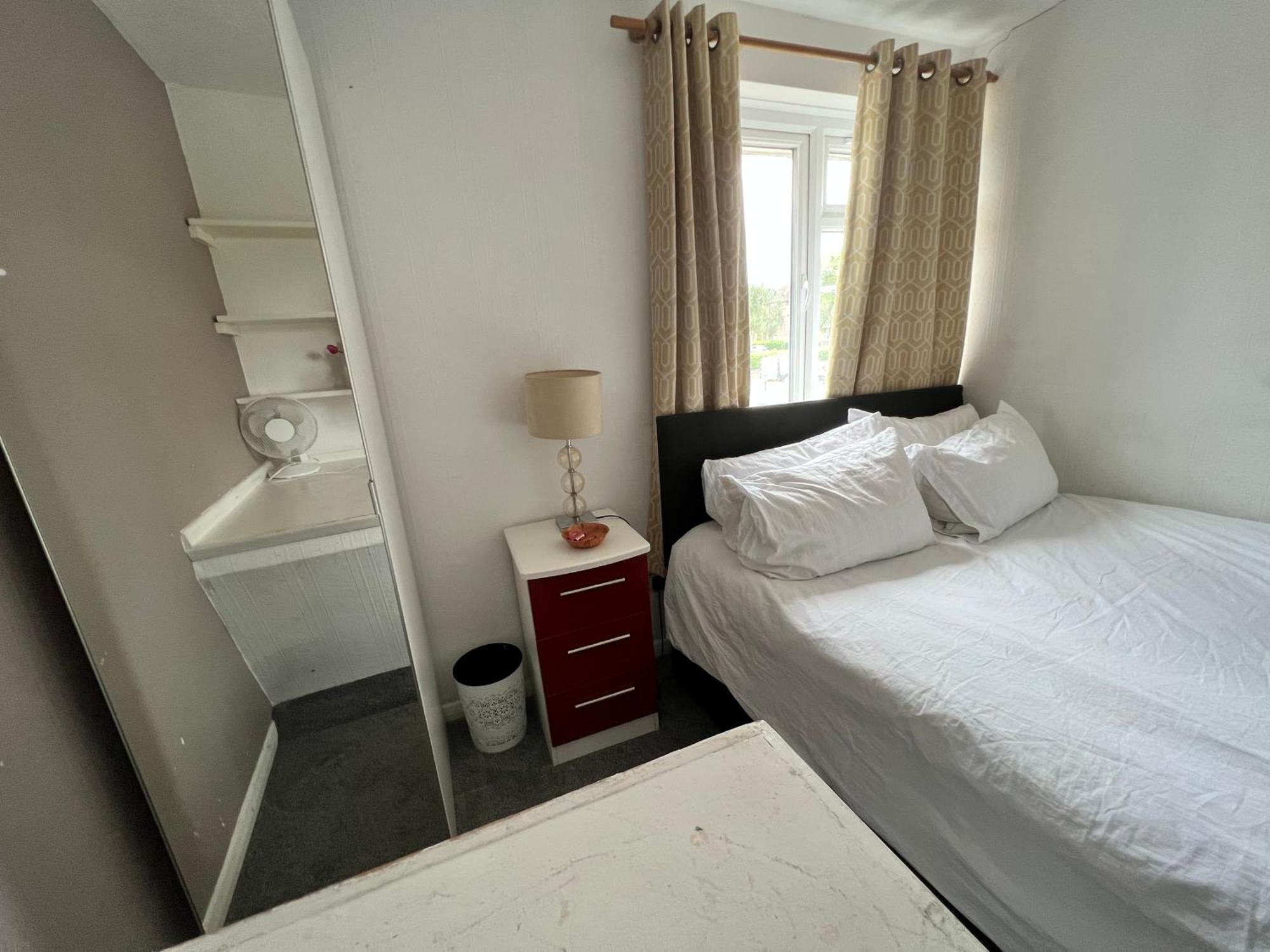 Sm Dreams Unlimited Serviced Accommodation- Stanwell-Staines-Heathrow Экстерьер фото