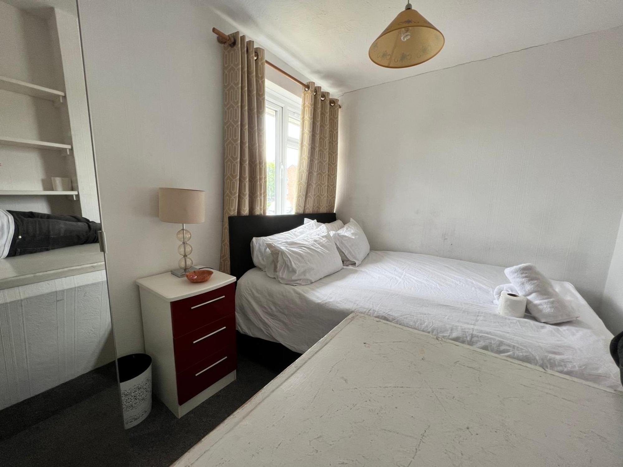 Sm Dreams Unlimited Serviced Accommodation- Stanwell-Staines-Heathrow Экстерьер фото